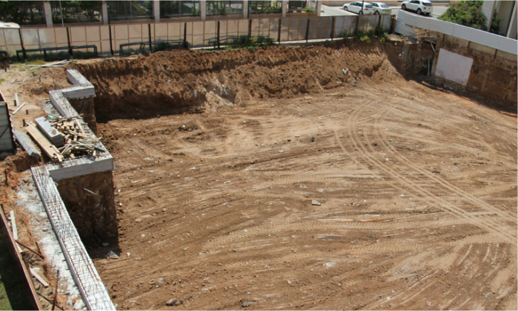 Escavação para fundação.